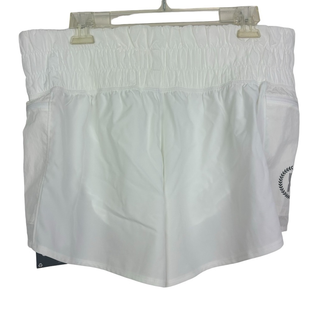 Under Armour NWT Run Anywhere White Shorts Size Large - Picture 3 of 10